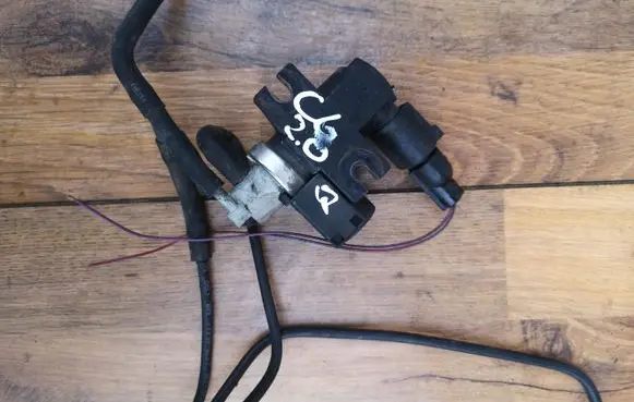Audi A6 S6 C6 4F Valve vacuum 8E0906627