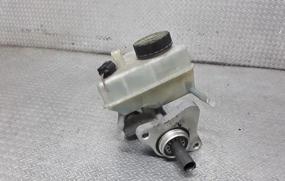 Mercedes-Benz C W203 Master brake cylinder A2034300002