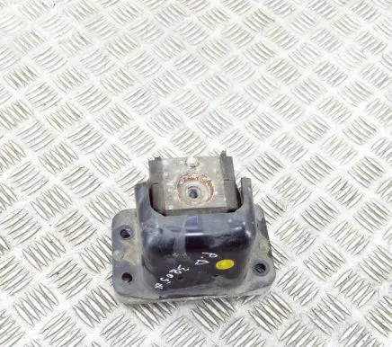 Volkswagen Crafter Engine mount bracket