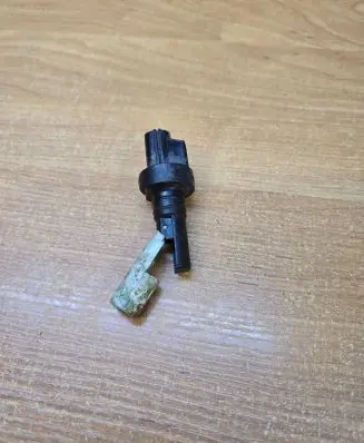 Volvo XC70 Windshield washer fluid level sensor 0023935