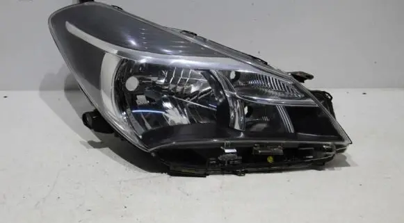 Toyota Yaris Headlight/headlamp