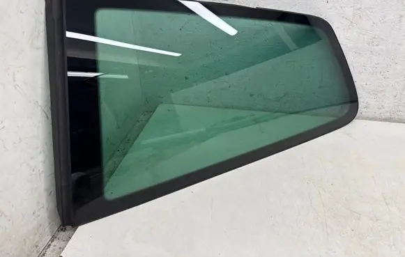Volkswagen Polo IV 9N3 Rear side window 6Q3845041