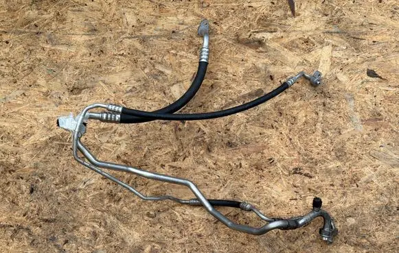 Mercedes-Benz Sprinter W907 W910 Air conditioning (A/C) pipe/hose A9108300600