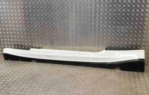 Maserati GranTurismo Sill 081325000