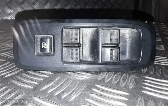Ford Ranger Electric window control switch AB3914540AB