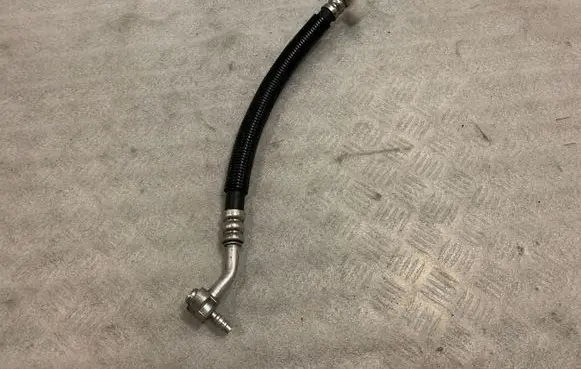 Jeep Grand Cherokee Air conditioning (A/C) pipe/hose 68161176AA