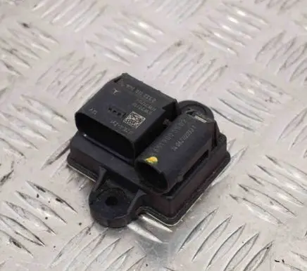 Mercedes-Benz E A207 Glow plug pre-heat relay