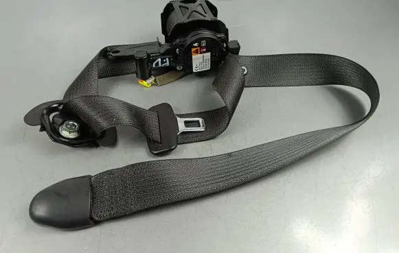 SsangYong Musso Front seatbelt 0589P1000428