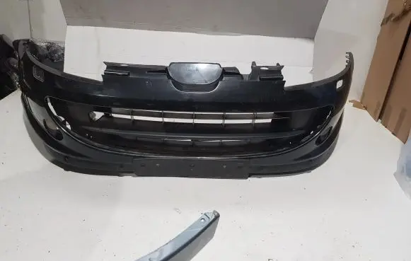 Peugeot 407 Front bumper 96514557