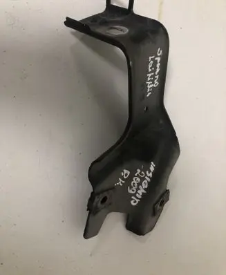 Opel Insignia A Fender mounting bracket