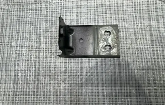 Maserati Grecale Fender mounting bracket C400
