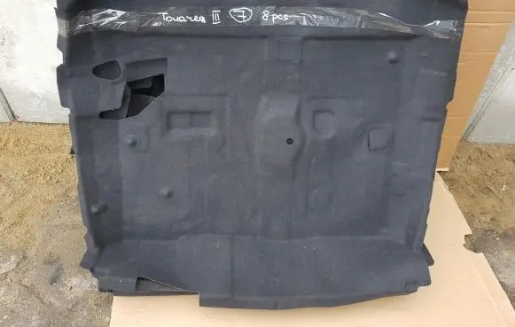 Volkswagen Touareg III Trunk/boot mat liner 760863697C