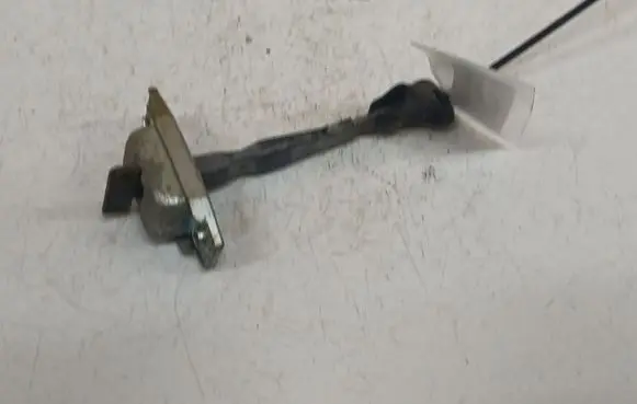 Toyota Yaris Front door check strap stopper