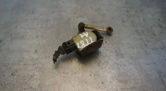 Audi TT TTS Mk2 Headlight/headlamp level sensor 1T0907503