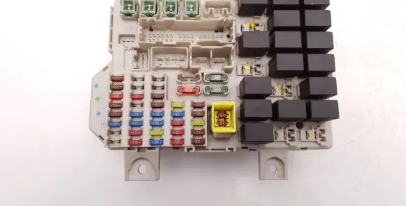 Mitsubishi Colt Fuse module 8637A020 5WK45103A 5WK45107
