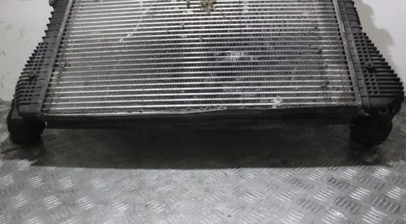 Skoda Octavia Mk2 (1Z) Intercooler radiator 1K0145803E