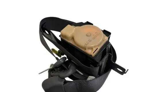 Hyundai Tucson JM Front seatbelt 888202E400 TKAF6EZ002