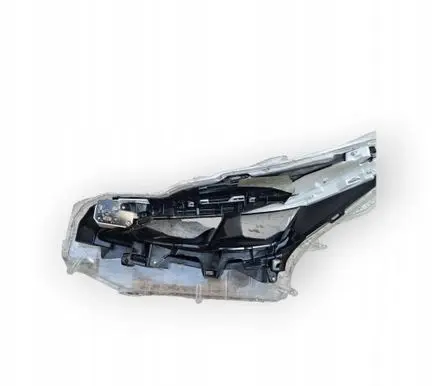 Toyota Yaris XP210 Headlight/headlamp
