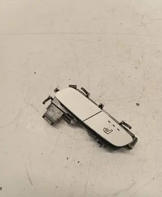 Mercedes-Benz C W205 Seat heating switch A2139057502 13096633 SW133101