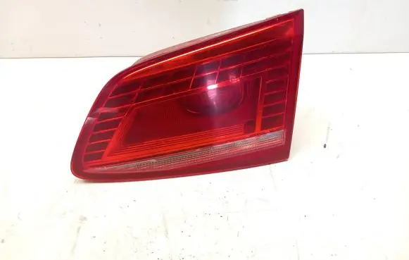 Volkswagen PASSAT B7 Tailgate rear/tail lights