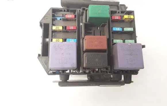 Renault Espace - Grand espace IV Fuse module 8200003634