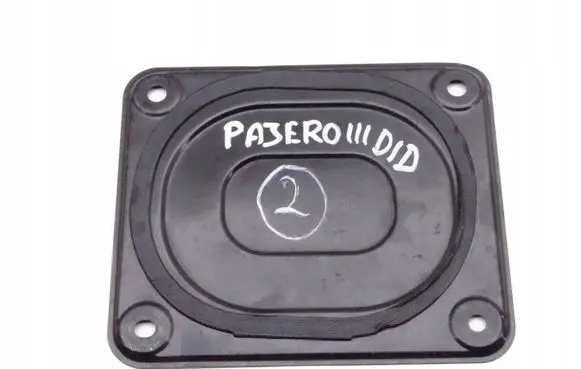 Mitsubishi Pajero Centre console side trim front MITSUBISHI_PAJERO_III_99-06_ZAŚLEPKA_PODŁOGI