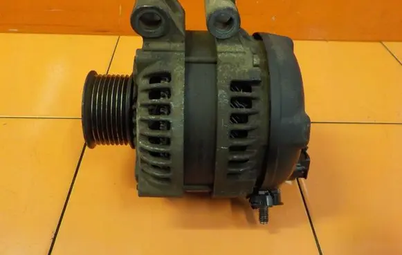 Land Rover Discovery 3 - LR3 Generator/alternator 1042103711 104210