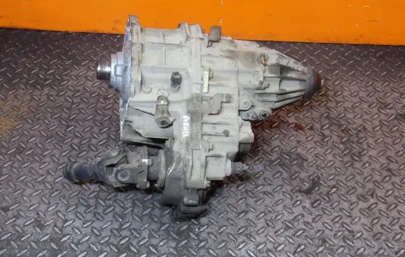 Nissan Navara D40 Gearbox transfer box case 17MB49 D113D509907F41A58F
