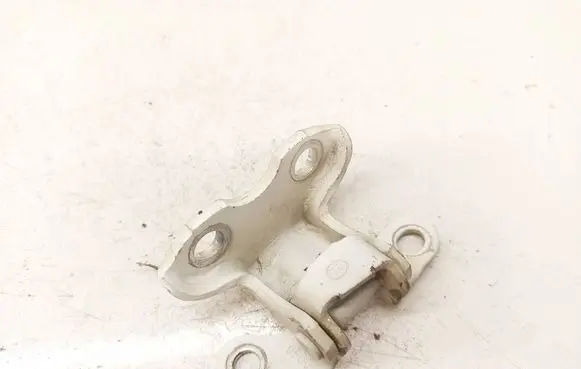Toyota RAV 4 (XA30) Rear door lower hinge 