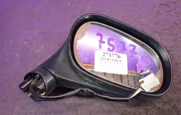 Mitsubishi Carisma Front door electric wing mirror