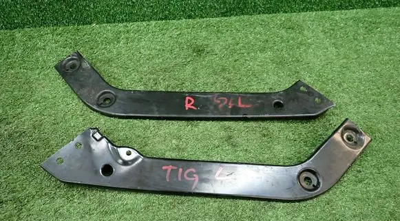 Volkswagen Tiguan Headlight/headlamp mounting bracket 