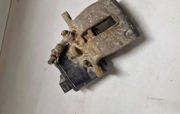 Volvo V70 Rear brake caliper 32332594