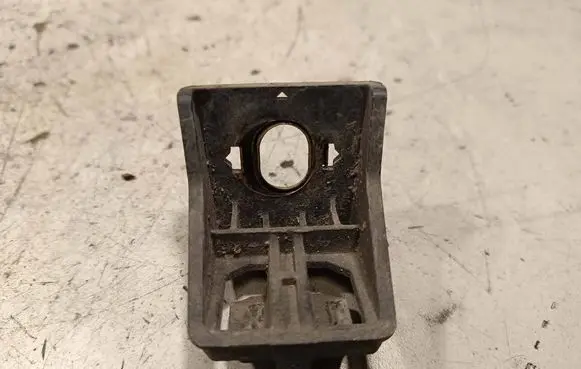 Audi Q7 4M Headlight/headlamp mounting bracket 