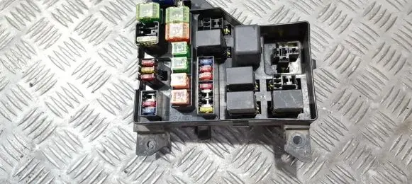 Mitsubishi Carisma Fuse box set