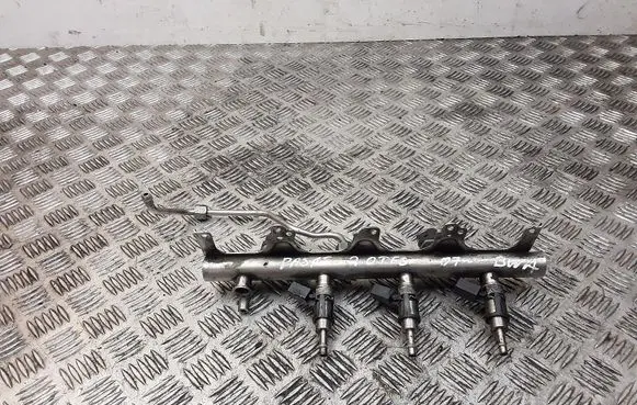 Volkswagen PASSAT B6 Fuel main line pipe 06F133317G