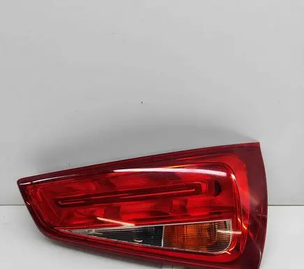 Tailgate rear/tail lights