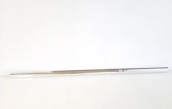 Front door glass trim molding