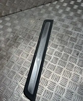 Front sill trim cover