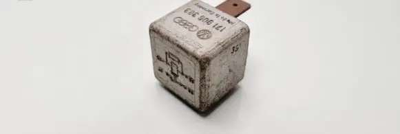 Volkswagen Golf II Other relay 171906383