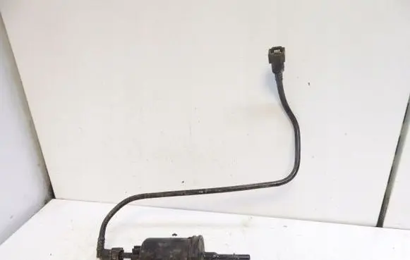 Ford Fusion Fuel filter housing 132208082