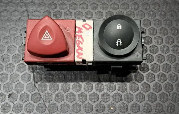 Renault Megane II Hazard light switch 88040001 88040003 88040002