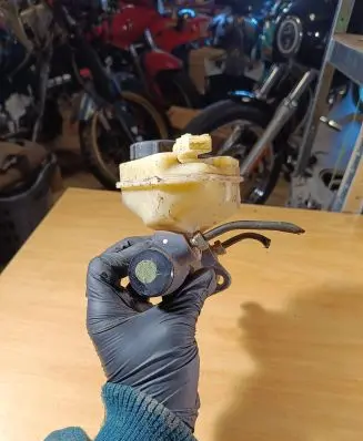 Ford Mondeo MK I Master brake cylinder 3350882301