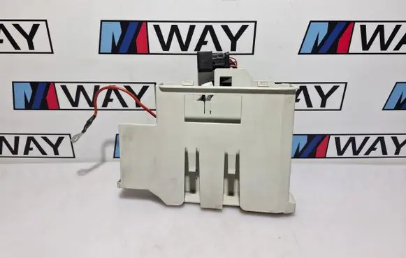 BMW X1 F48 F49 Engine control unit box 