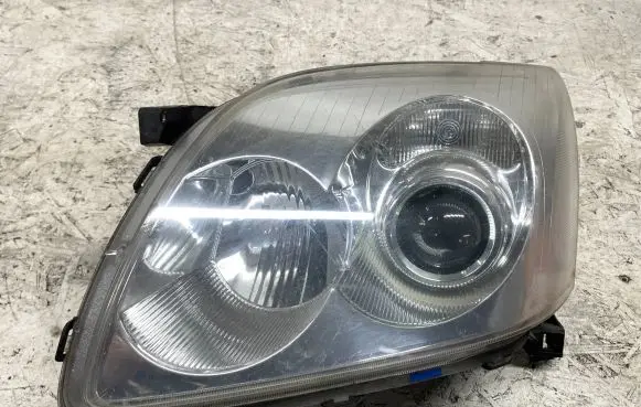 Toyota Avensis T250 Headlight/headlamp