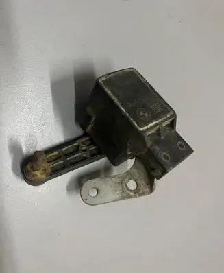 Rear air suspension level height sensor