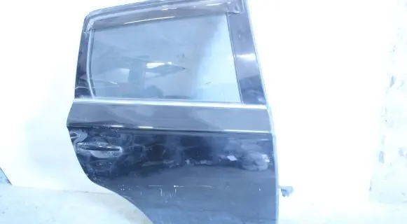 Mitsubishi Outlander Rear door