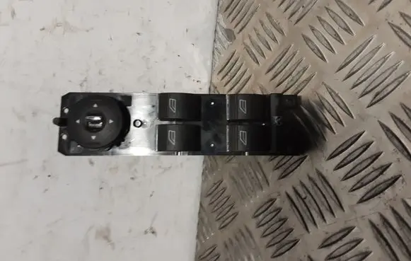 Ford Kuga II Electric window control switch AM5T14A132CA