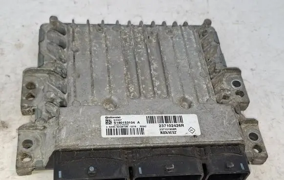 Renault Megane III Engine control unit/module 237102426R 237101908R S180153104A