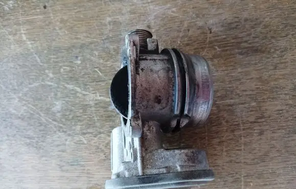 BMW 1 E81 E87 Engine shut-off valve 90780667 780437301 7804373