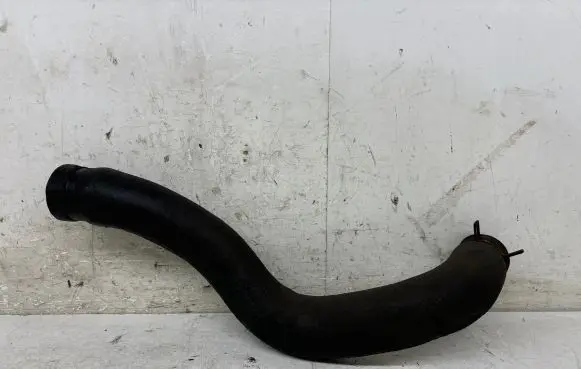 Coolant pipe/hose